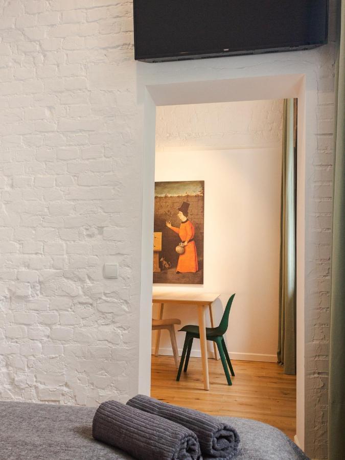 Apartament Z Upadkiem Ikara / Apartment With The Fall Of Icarus Lodz  Luaran gambar
